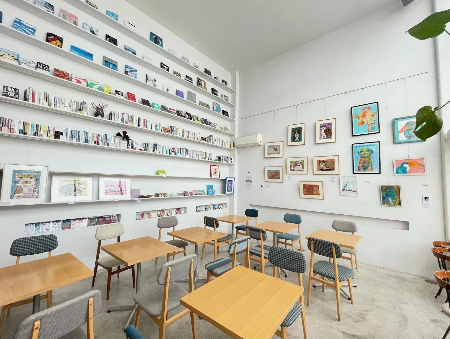 Photo shared by Hama House | 日本橋のBook&Cafe on October 16, 2025 tagging @gwa_heartfulbridge.