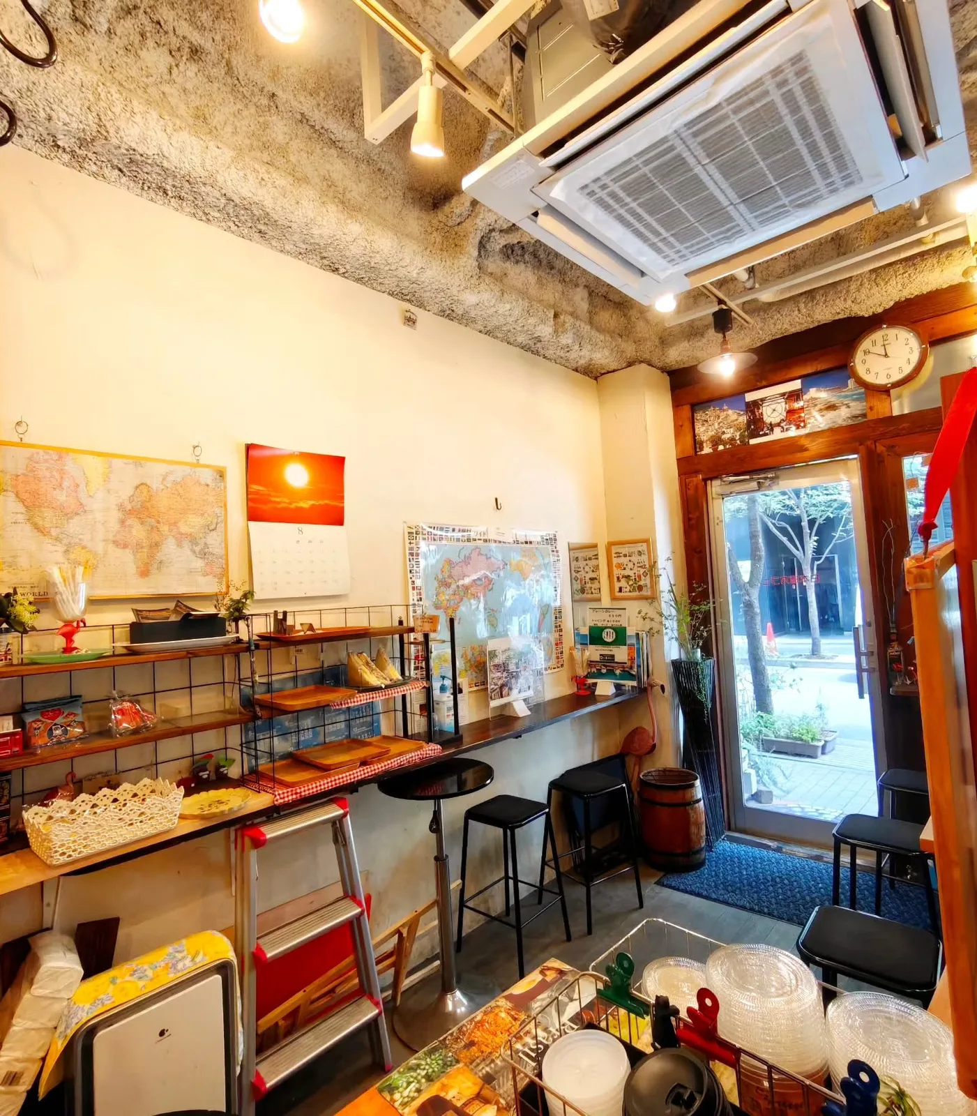 Photo by 日本橋カフェ_takefive on July 29, 2026. May be an image of kitchenware, hat shop and text.