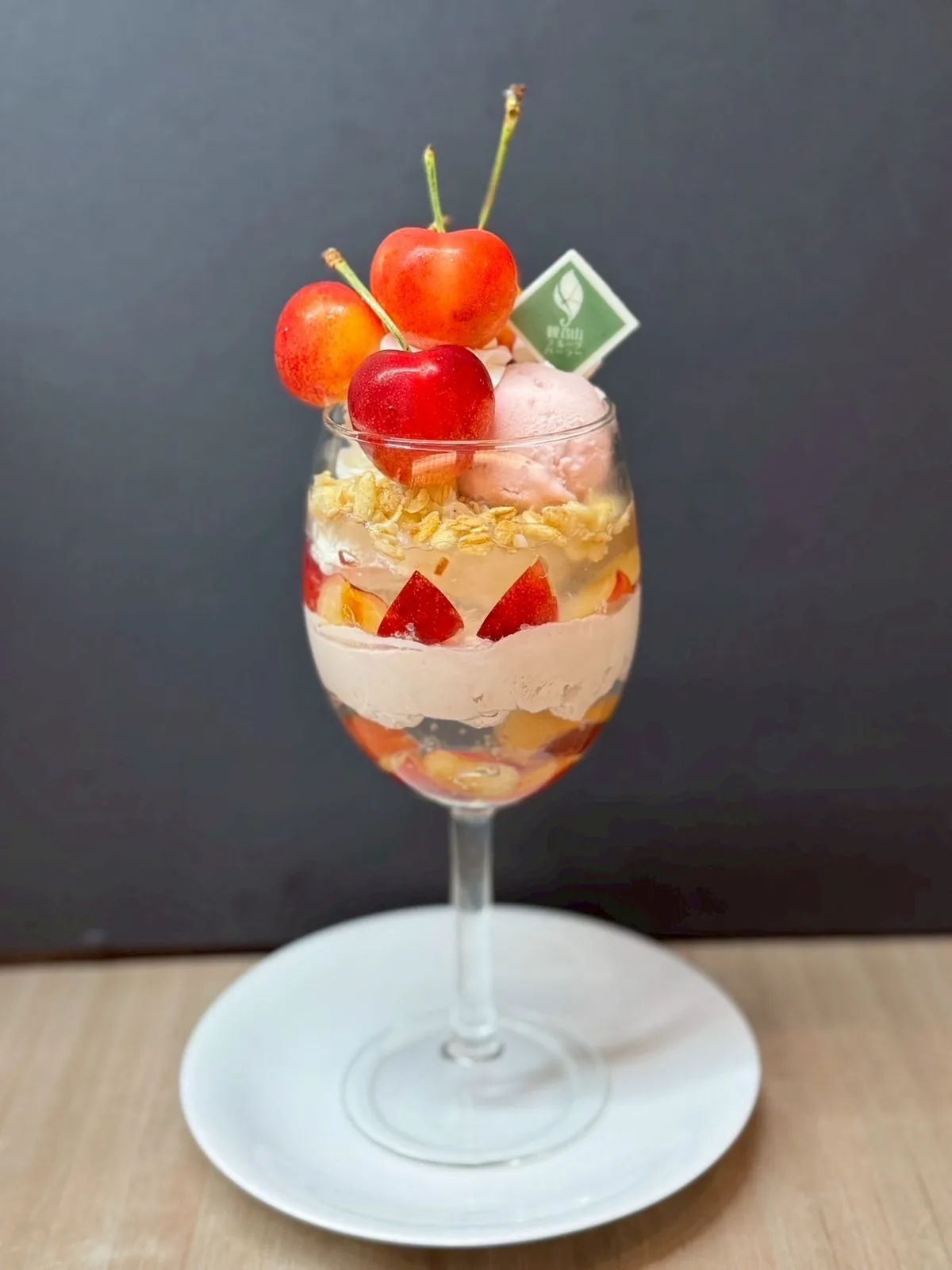 Photo by 観音山フルーツパーラー 銀座店 in 観音山フルーツパーラー銀座店. May be an image of chiffon cake, strawberry, gelato and text.
