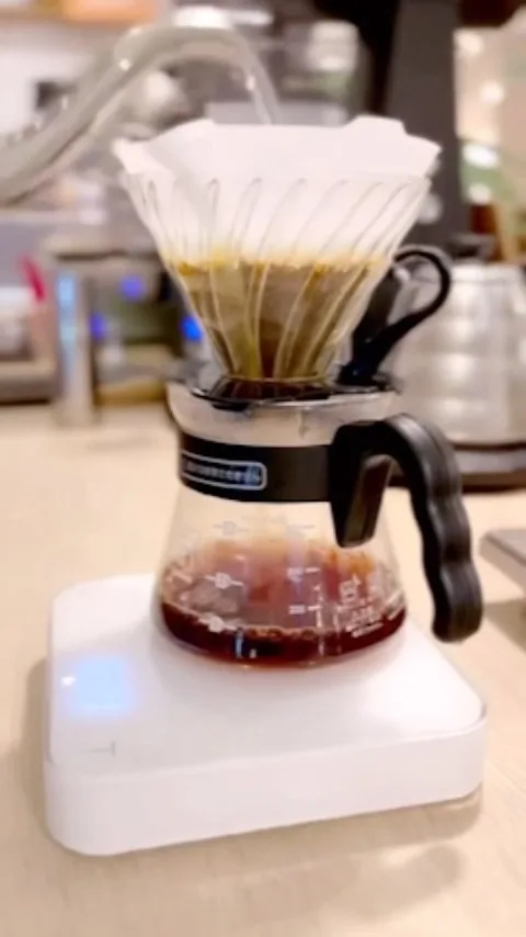 こだわりのコーヒーのご紹介☕️

Seoulcafeのドリップコーヒーは お客様から注文をいただいてから豆を挽き、丁寧に淹れております。
挽きたてなので 香りもとても良いです!
カフェラテも可愛くアートしてお作りいたします♡

ぜひお越しください✨