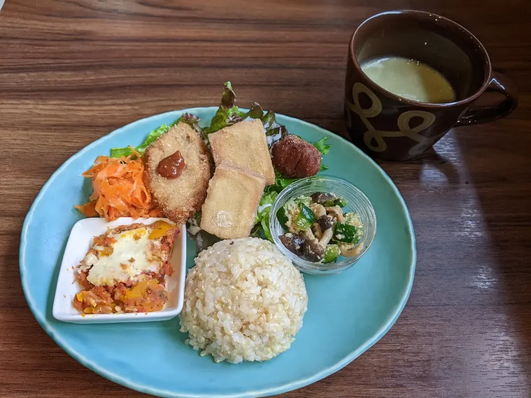 Photo by やさいcafe Kukuri in 文京区白山界わい. May be an image of tofu, egg, cutlet, fritter and text.