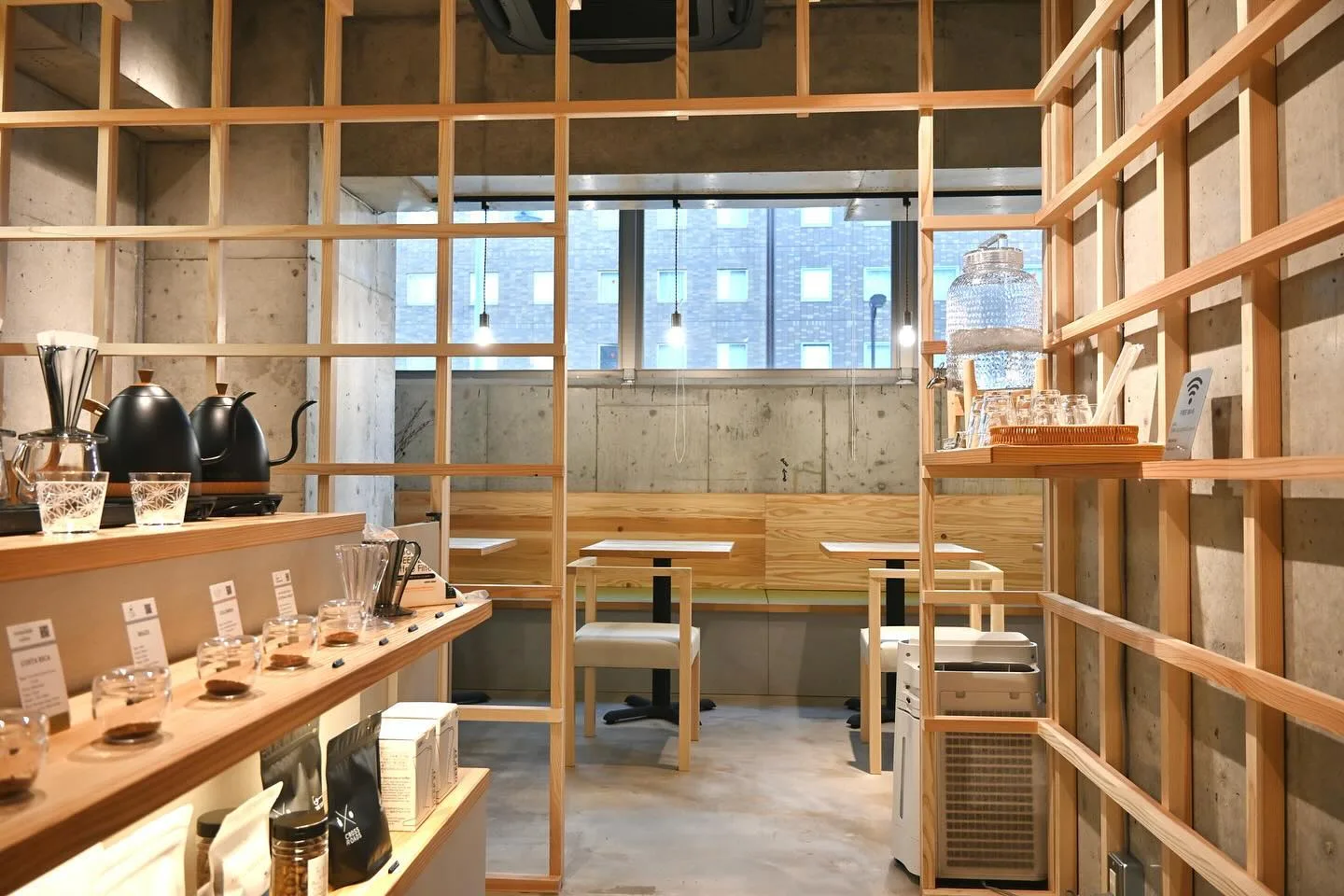 Photo by 𝚃𝙰𝙱𝙸 𝚃𝙾 𝙲𝙾𝙵𝙵𝙴𝙴 | タビトコーヒー in Asakusa, Tokyo(浅草).