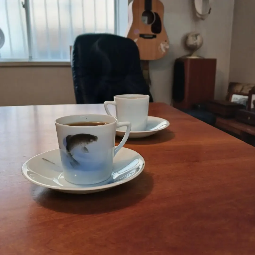 Photo by 木琴堂 on June 17, 2026. May be an image of coffee cup, saucer, teacup, cup, chinaware, cornflower and text.