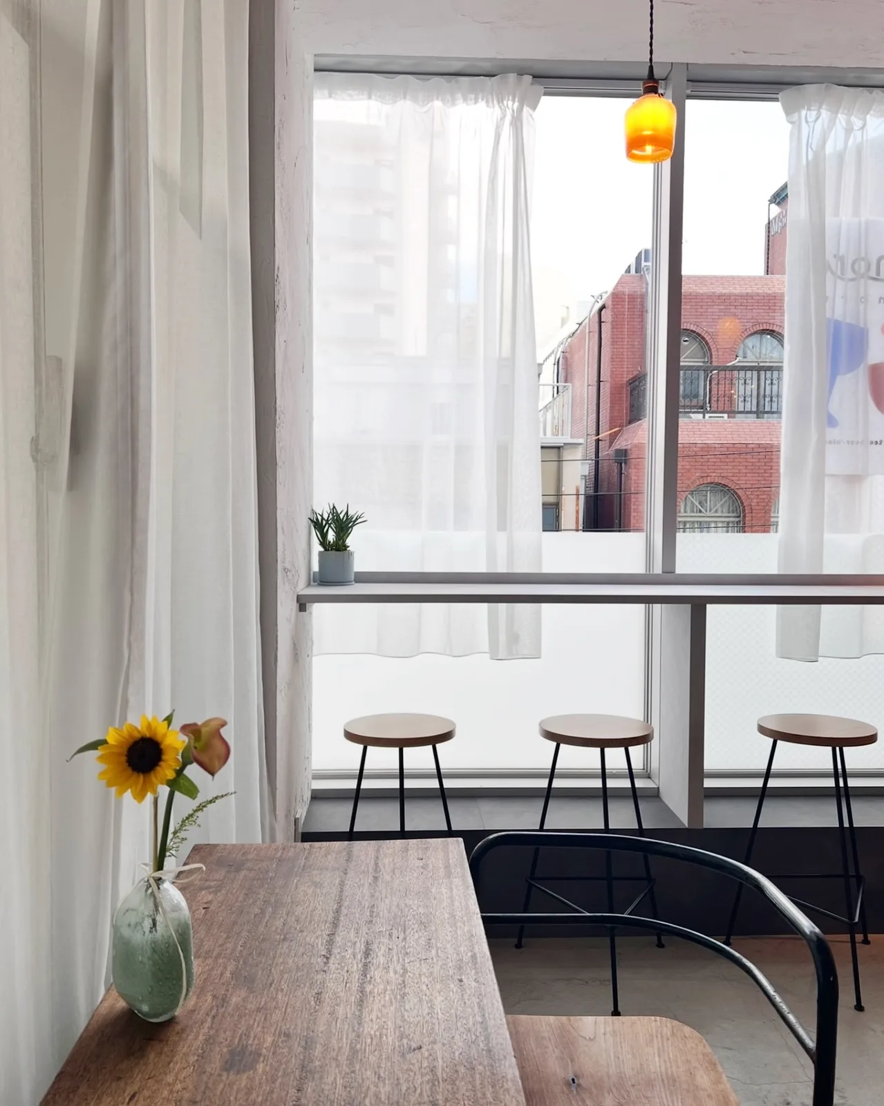 Photo by 『tomoru』 on August 06, 2026. May be an image of curtains, dining table, cornflower, indoors and text.