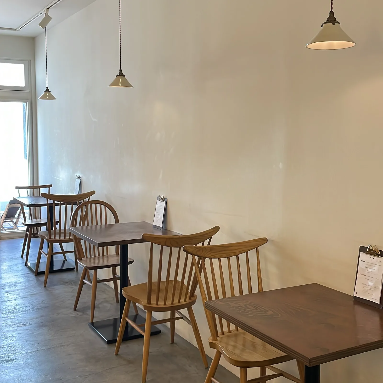 Photo by 燈日 in 燈日. May be an image of dining table and text.