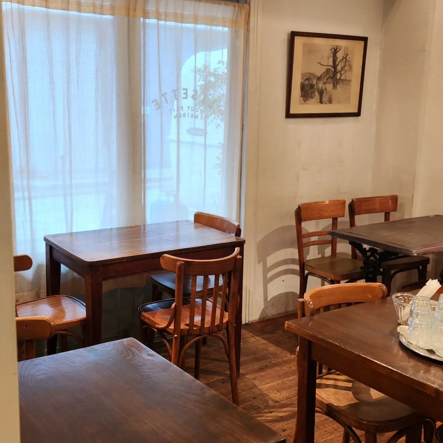 Photo by カフェ リゼッタ 二子玉川店 on June 02, 2026. May be an image of table, dining table, kitchen table and text.