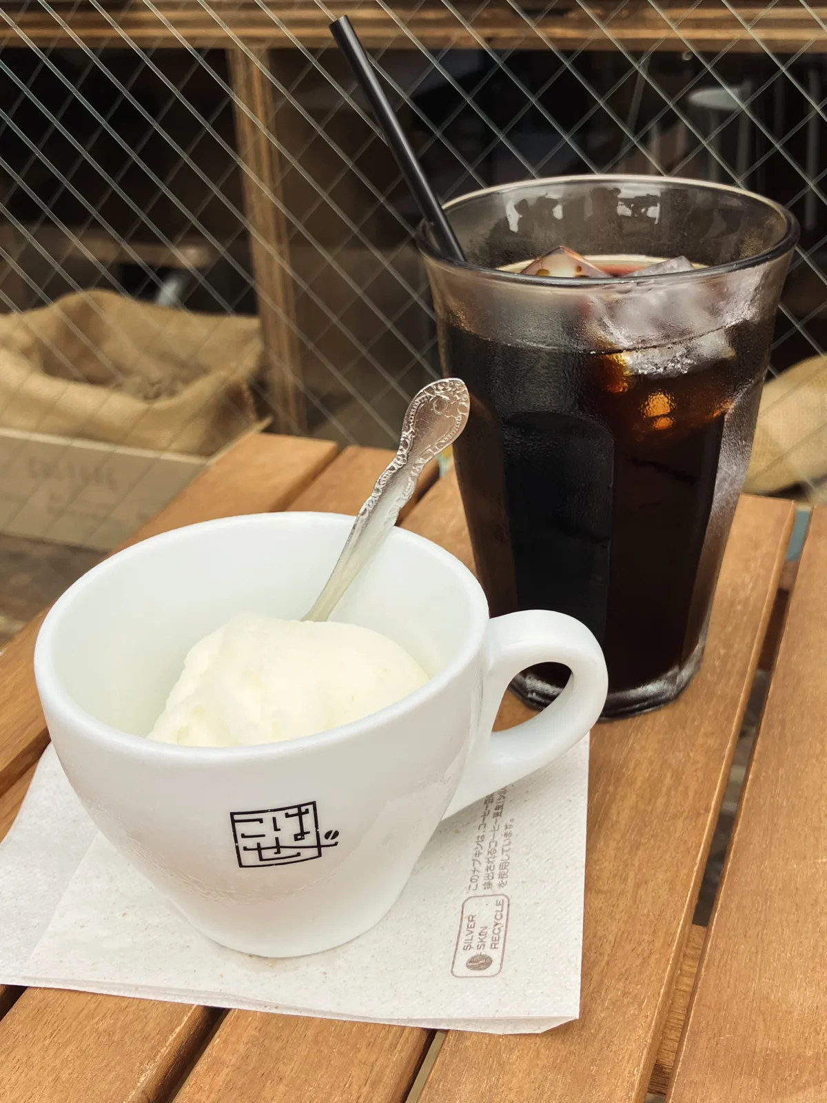Photo by こはぜ珈琲 on August 12, 2026. May be an image of gelato, coffee cup and text that says 'W'.
