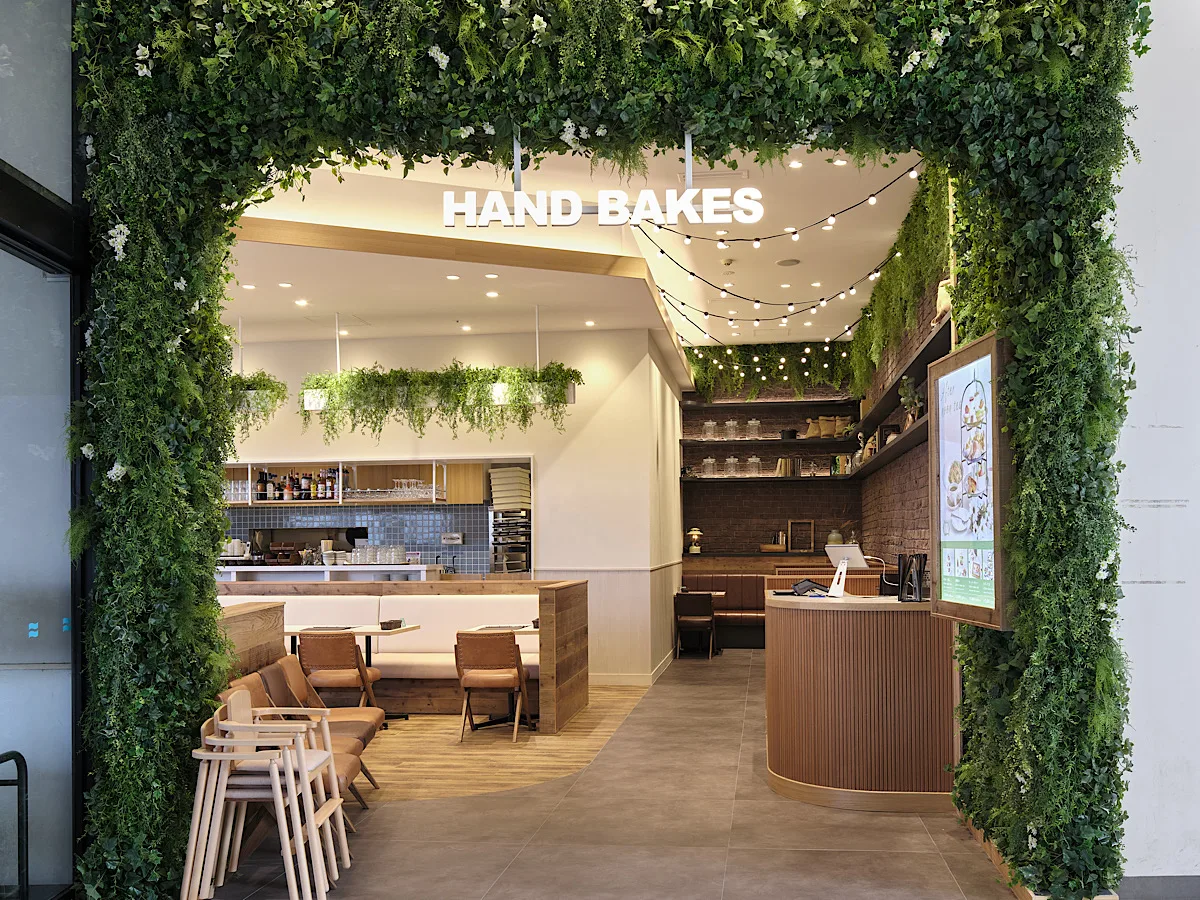 HAND BAKES イオンレイクタウンkaze店の写真